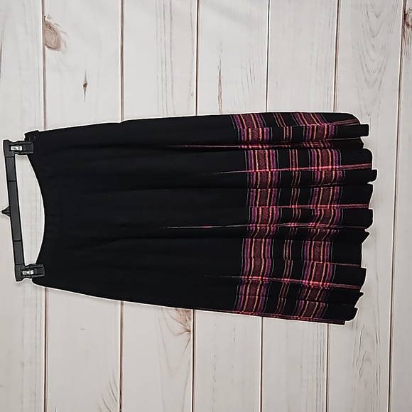 Pendleton Vintage Black Wool Plaid Midi Skirt - Size 8P - Picture 2 of 10